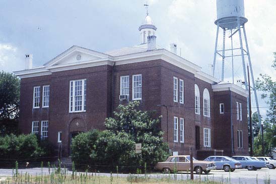 Calhoun-County-Courthouse