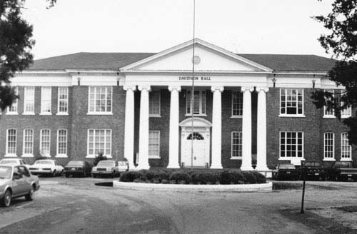 Davidson-Hall,-Coker-College
