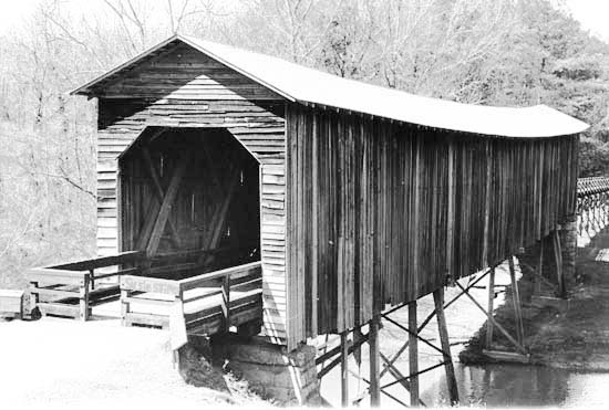 Long-Cane-Covered-Bridge